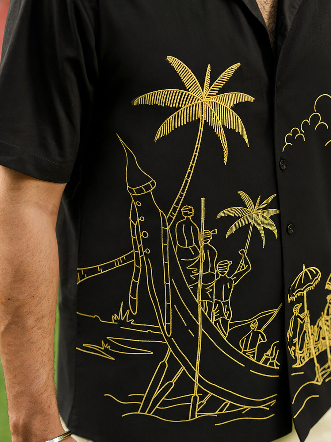 Vallamakali Shirt and Gold Kara Mundu
