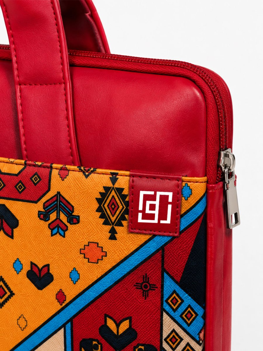 Karigar - Laptop Sleeves | MyDesignation