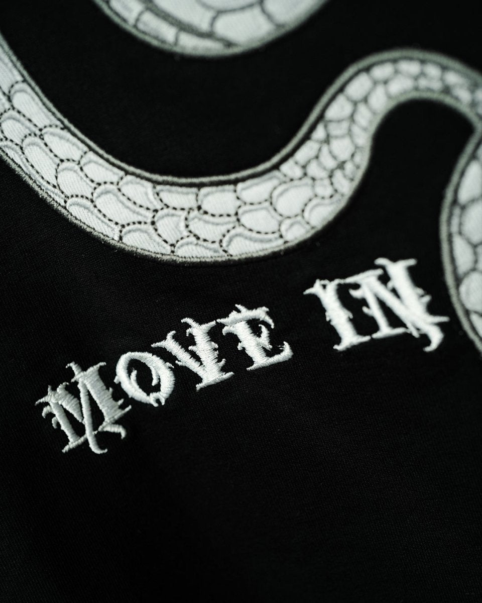 CD 25 Snake Embroidery Knitted Short-sleeved Top White Tencel Wool